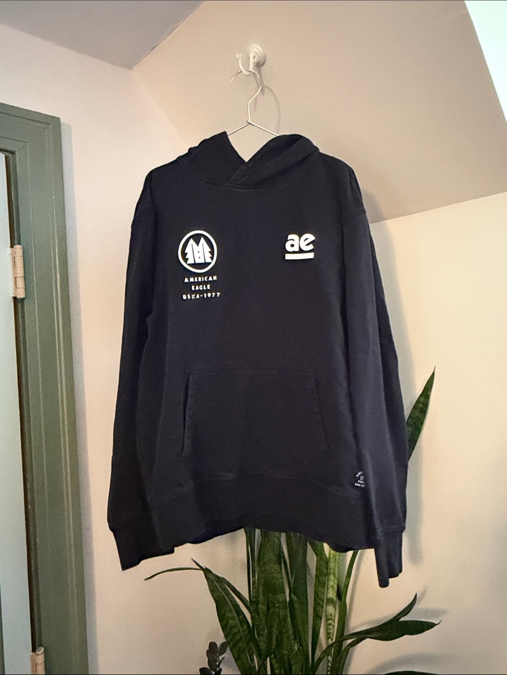 American Eagle Outfitters Men's Black Logo Hooded Sweatshirt